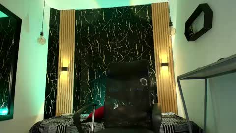     online show from April 17, 9:50 pm