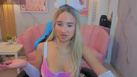 Bella online show from May 31, 3:05 am