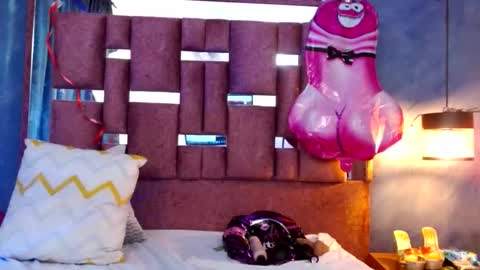 bella_volup online show from February 19, 7:57 pm