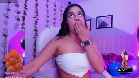 BELLA online show from November 21, 9:24 pm