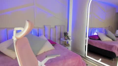                        online show from November 12, 3:09 am