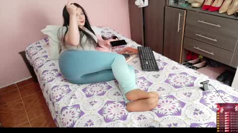 Bella online show from April 18, 7:07 pm