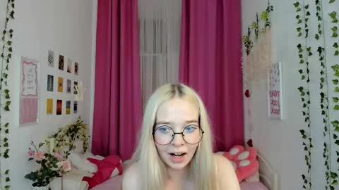 Bella online show from May 1, 4:01 pm