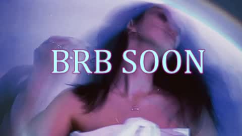 bellaparker_ online show from April 14, 9:23 am