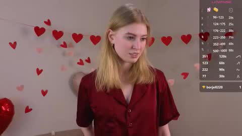 Lana but not DelRay online show from February 17, 12:37 pm