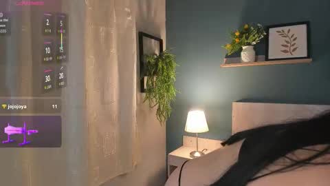 BELLA online show from November 5, 10:12 pm