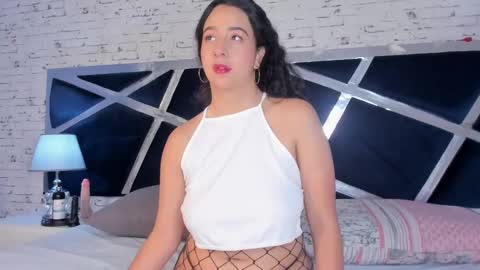 BellaSwwan online show from September 21, 2:43 pm