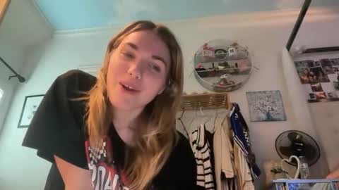 Bella 3 online show from April 21, 6:15 pm