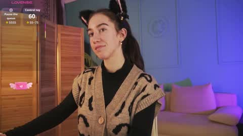 Bella online show from December 2, 4:05 pm