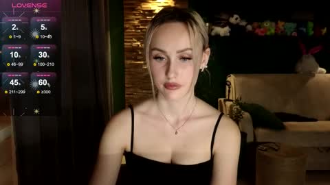 Belle online show from October 14, 4:10 pm