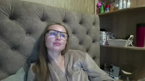 Amelia online show from October 8, 7:09 pm