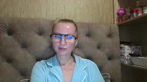 Amelia online show from October 20, 6:02 pm