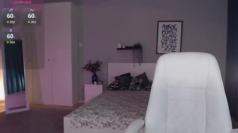 Bella online show from October 10, 1:55 am