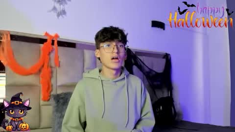 Neon online show from October 30, 11:44 am