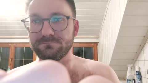 ben00189 online show from December 30, 6:05 pm