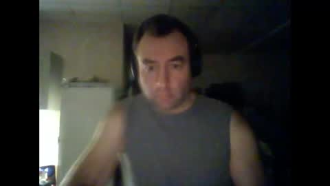 Snapshot of bengi1984 chatting on December 30, 2:20 am Robert  1984 online show from December 30, 2:20 am
