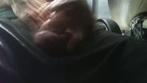 beninoam75 online show from April 17, 1:02 pm