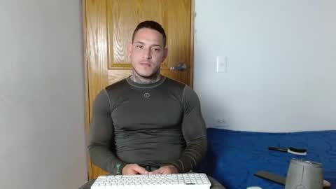 benjamin_isaac online show from December 7, 12:25 am