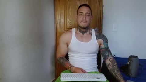 benjamin_isaac online show from December 3, 10:34 pm