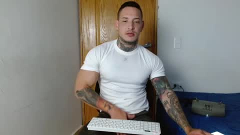 benjamin_isaac online show from December 5, 10:50 pm