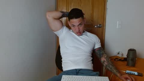 benjamin_isaac online show from February 6, 12:54 am