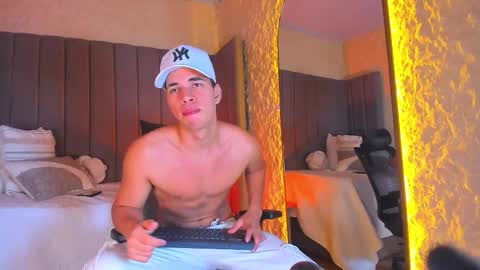 BENJAMIN online show from November 29, 7:54 pm