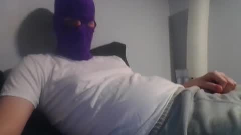 bennybueno online show from April 3, 3:35 am