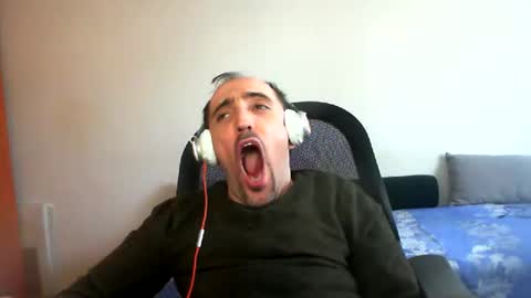 bentish online show from February 14, 1:18 pm