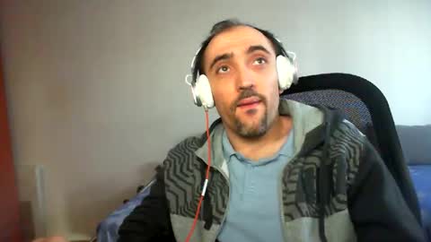 bentish online show from February 15, 2:44 pm