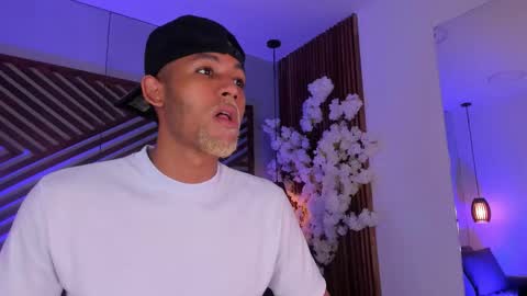 bento_fox online show from February 1, 4:09 am