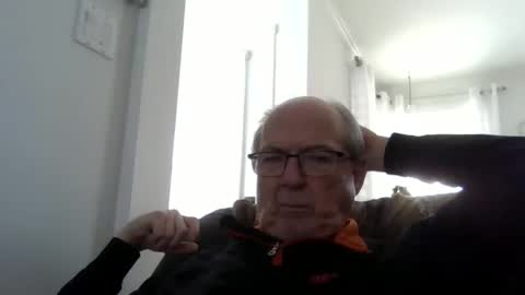 Snapshot of bernard1102 chatting on February 28, 6:52 pm bernard1102 online show from February 28, 6:52 pm