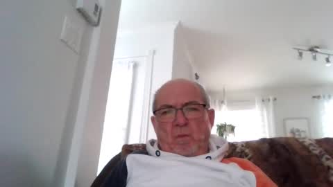 Snapshot of bernard1102 chatting on January 23, 8:35 pm bernard1102 online show from January 23, 8:35 pm