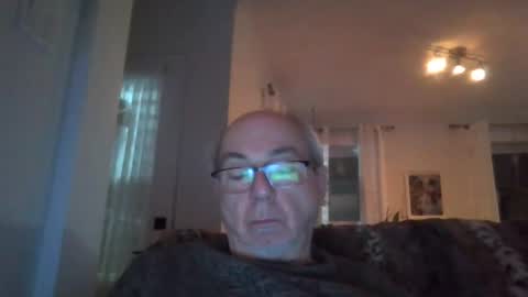 Snapshot of bernard1102 chatting on January 8, 11:10 am bernard1102 online show from January 8, 11:10 am