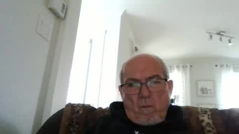 Snapshot of bernard1102 chatting on September 14, 1:34 pm bernard1102 online show from September 14, 1:34 pm