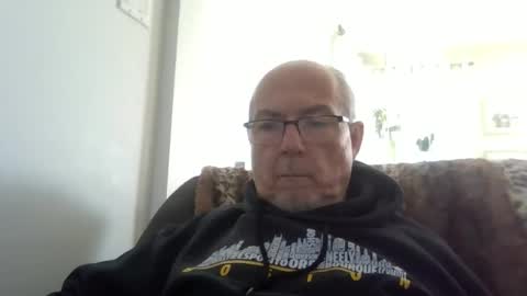 Snapshot of bernard1102 chatting on September 15, 6:20 pm bernard1102 online show from September 15, 6:20 pm