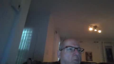 Snapshot of bernard1102 chatting on January 17, 11:38 am bernard1102 online show from January 17, 11:38 am