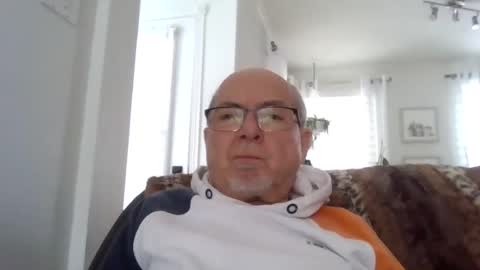 Snapshot of bernard1102 chatting on January 23, 2:17 pm bernard1102 online show from January 23, 2:17 pm