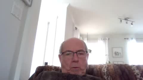 Snapshot of bernard1102 chatting on February 5, 2:26 pm bernard1102 online show from February 5, 2:26 pm