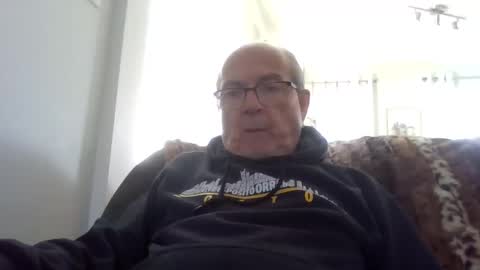 Snapshot of bernard1102 chatting on October 9, 4:56 pm bernard1102 online show from October 9, 4:56 pm