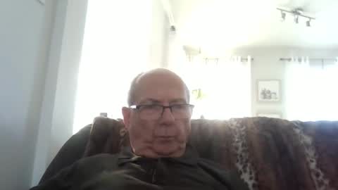 bernard1102 online show from February 9, 6:32 pm