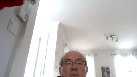 Snapshot of bernard1102 chatting on January 6, 6:20 pm bernard1102 online show from January 6, 6:20 pm