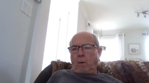 Snapshot of bernard1102 chatting on January 28, 3:25 pm bernard1102 online show from January 28, 3:25 pm