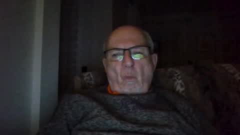 Snapshot of bernard1102 chatting on January 20, 3:48 am bernard1102 online show from January 20, 3:48 am