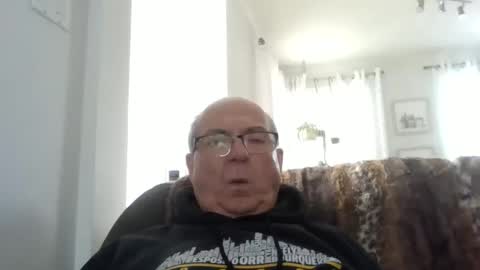 bernard1102 online show from March 6, 4:17 pm