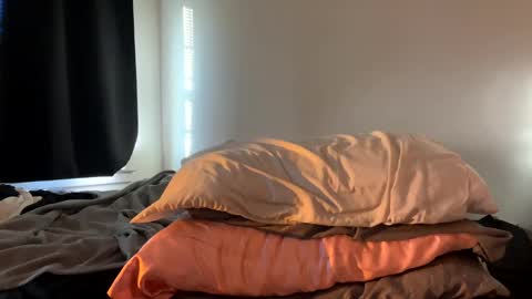 Snapshot of berriess_ chatting on December 12, 1:39 pm berriess_ online show from December 12, 1:39 pm