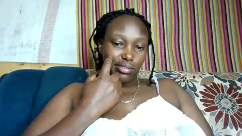 berrythighs online show from March 18, 7:36 am