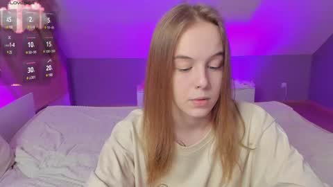 Snapshot of best_trip chatting on March 11, 11:44 am Danny and Kira online show from March 11, 11:44 am