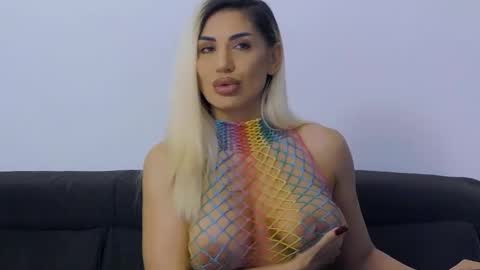 bethierusse online show from November 6, 2:36 am