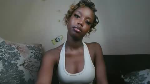 beverly_girl_1 online show from February 28, 4:31 pm