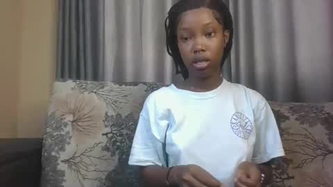 beverly_girl_1 online show from January 6, 8:46 am